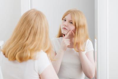 teen-acne-mirror